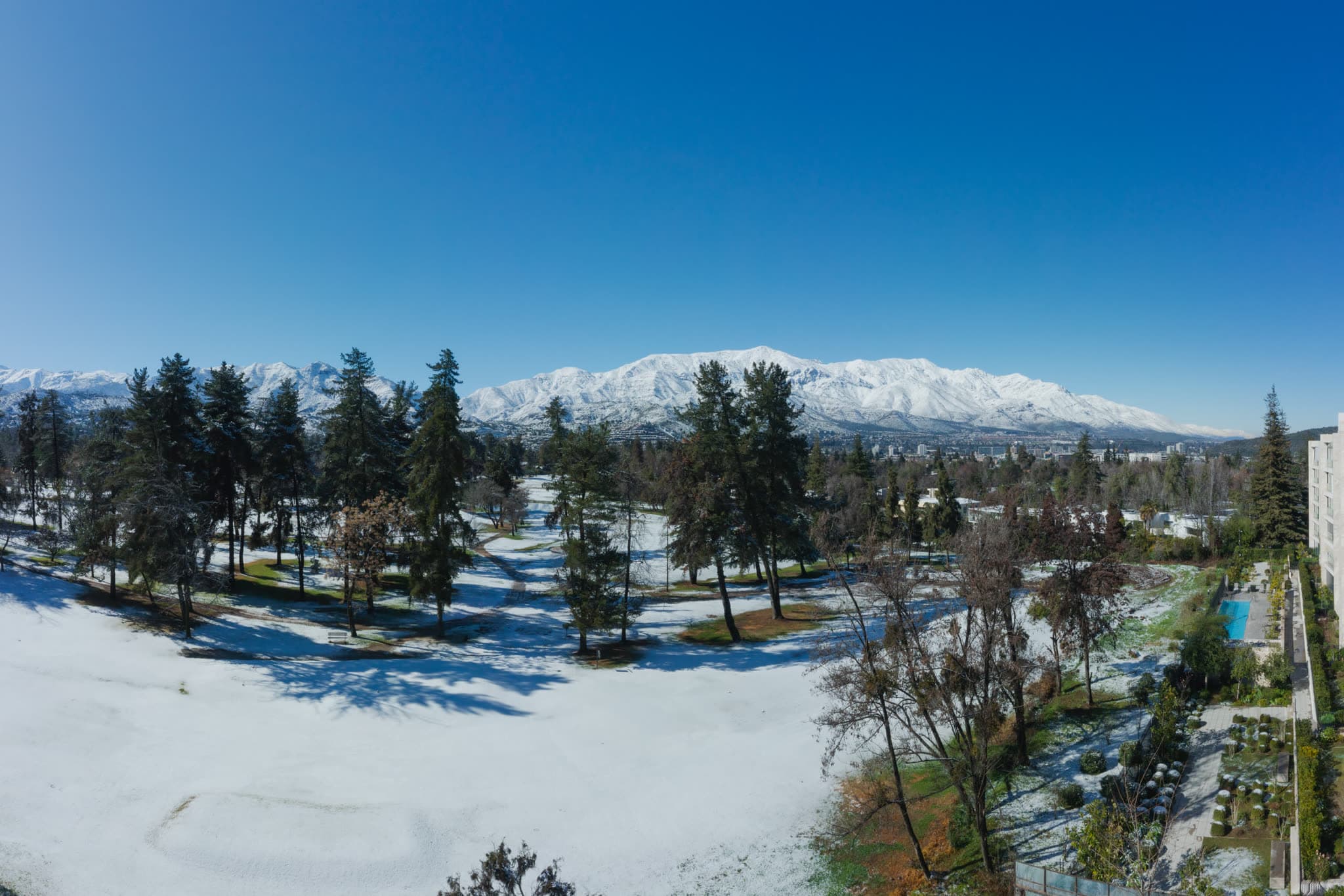 Vista en altura sobre el Club de Golf La Dehesa desde una azotea privada de Vista Golf 2